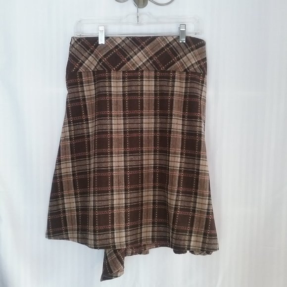 Vintage Brown, Tan and Black Kilt. Size 8. - Picture 3 of 6